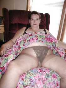 Dee Siren Curvy HOTWIFE